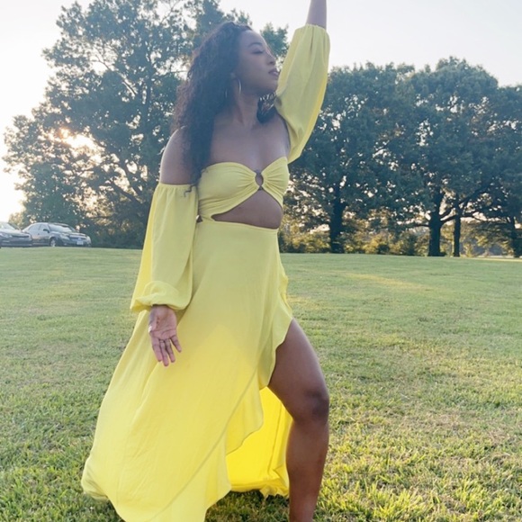 Beautiful yellow dress!!! Can be worn on any occasion - Picture 2 of 2